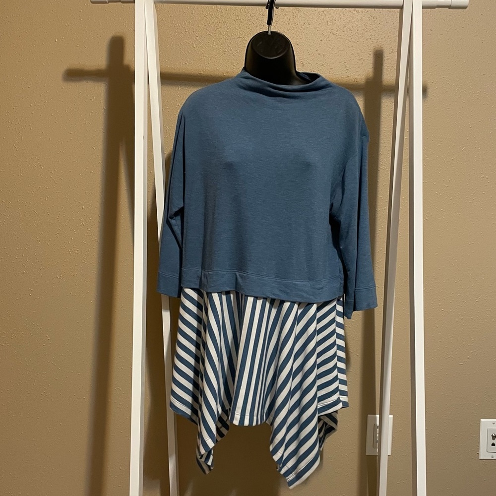 S/M Nally & Millie dusty blue top with asymmetrical hem